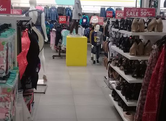 botswana/maun/shop/woolworths