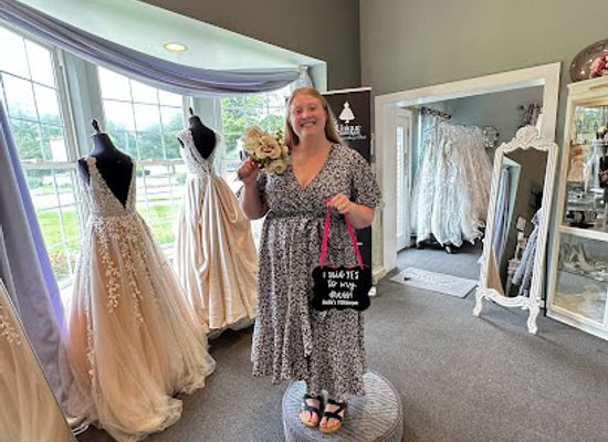 delaware/new-castle-county/shop/bella-s-younique-bridal-boutique