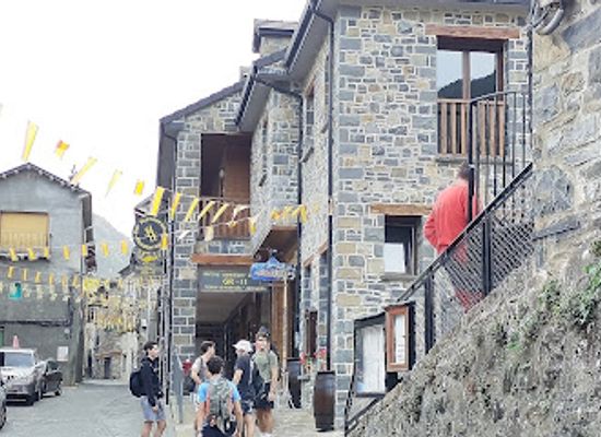 spain/ordesa-y-monte-perdido-national-park/shop/la-tienda-de-montana-torla-ordesa