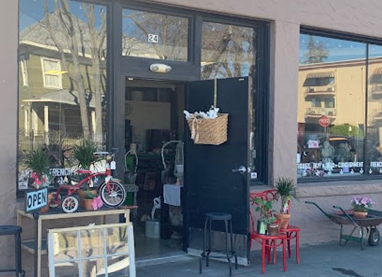 california/lodi/shop/alicias-antiques