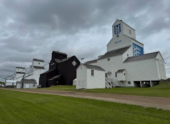 canada/parkland-region/shop/inglis-grain-elevators-national-historic-site
