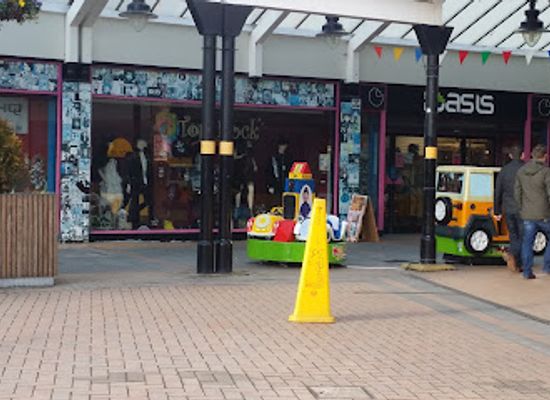 united-kingdom/birmingham/edgbaston/shop/the-oasis-fashion-store