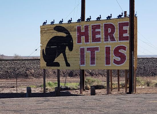 arizona/petrified-forest-national-park/shop/jack-rabbit-trading-post