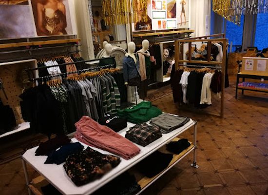 belgium/brussels-capital-region/shop/urban-outfitters