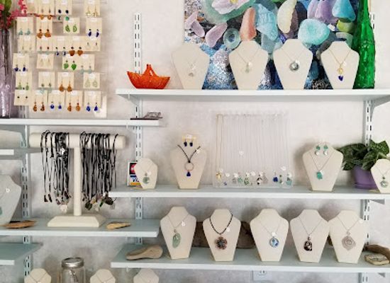 ohio/kelleys-island/shop/cathy-s-wire-art-jewelry