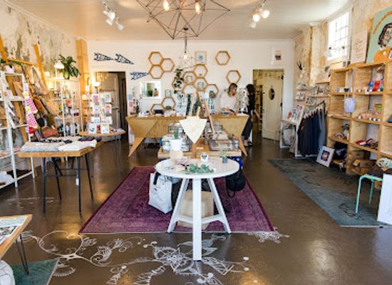tennessee/memphis/shop/falling-into-place