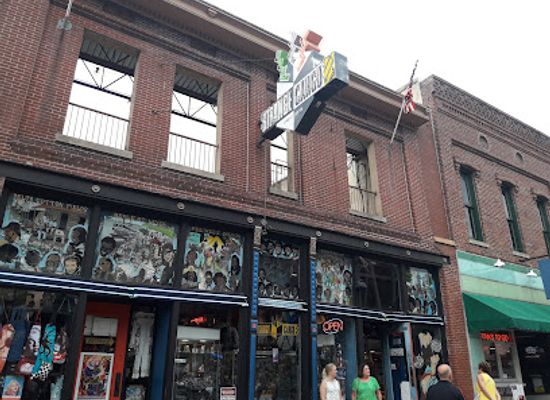 tennessee/memphis/beale-street/shop/strange-cargo