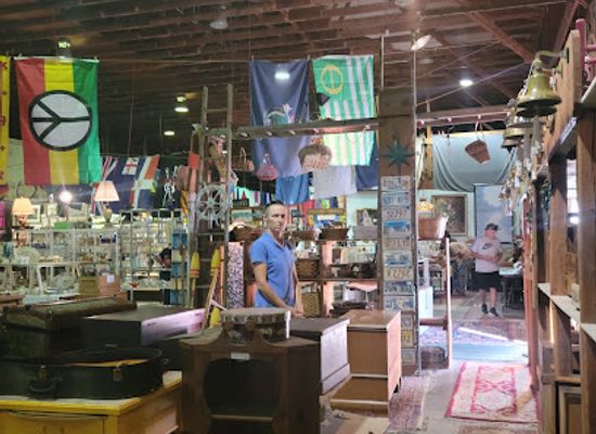 massachusetts/north-shore/shop/oldies-vintage-marketplace