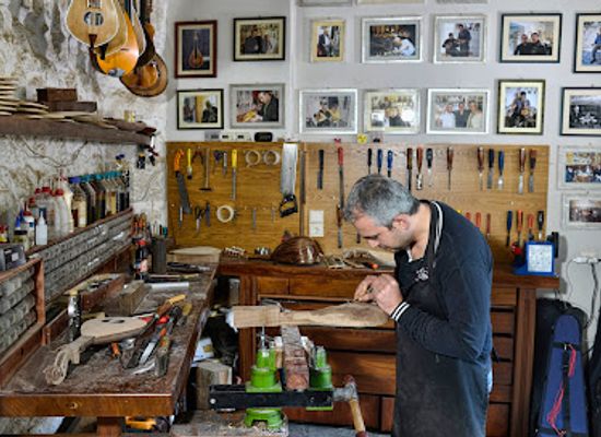 greece/crete/shop/cretan-lyra-workshop-stagakis-museum-traditional-instruments