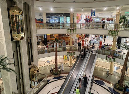 oman/al-hajar-mountains/shop/markaz-al-bahja