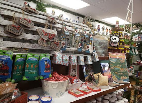 maine/bar-harbor/shop/christmas-vacation-shop