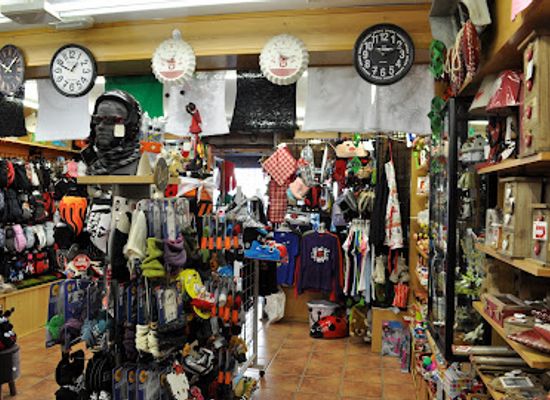 spain/pyrenees-mountains/shop/multishop-candanchu-la-tienda-de-laura
