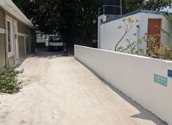 maldives/ukulhas/shop/sto-pharmacy