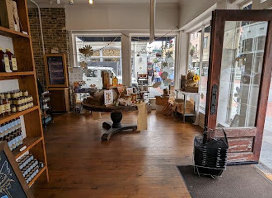 south-carolina/charleston/historic-district/shop/savannah-bee-company