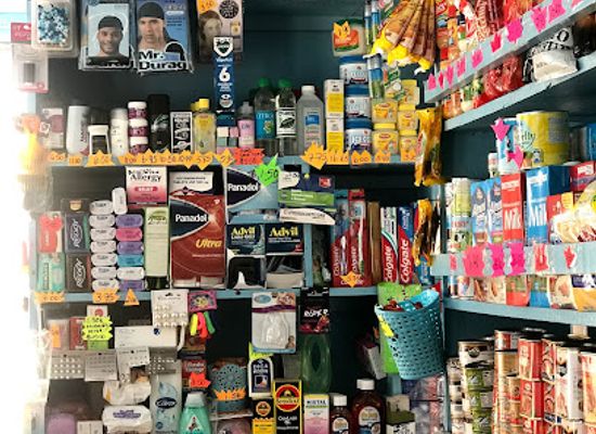 saint-lucia/canaries/shop/d-d-variety-shop