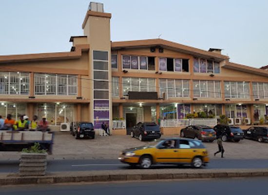 sierra-leone/tokeh-beach/shop/freetown-mall