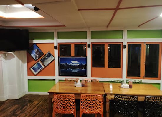 nepal/namche-bazaar/shop/gs-bakery-cafe
