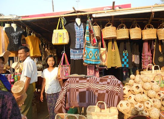 myanmar-burma/bagan/new-bagan/shop/souvenir-shops