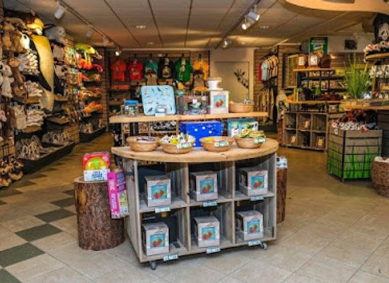 austria/vienna/hietzing/shop/wild-republic-handelsgesmbh-zoo-shop-wien