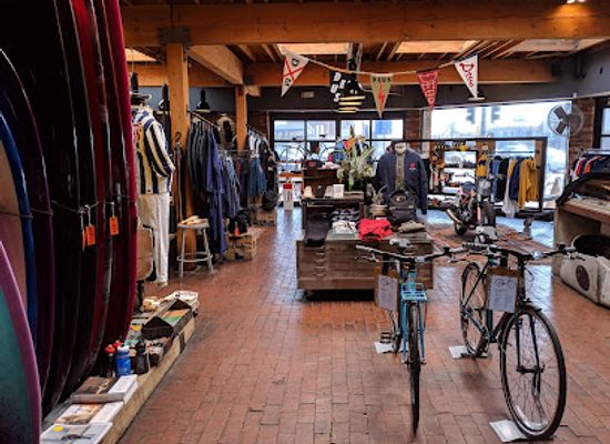 california/venice-beach/shop/deus-ex-machina-emporium-of-post-modern-activities