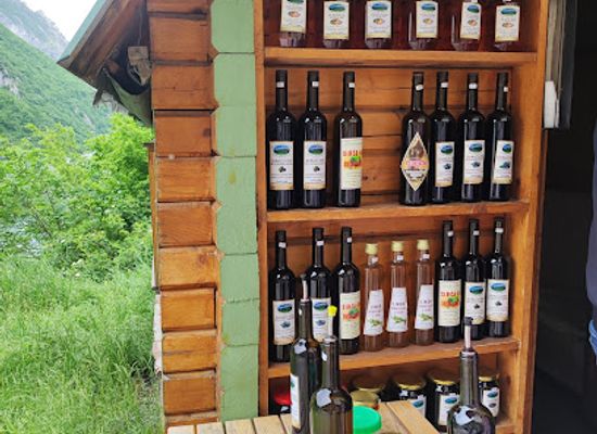 montenegro/piva/shop/pivsko-jezero-shop-for-local-products