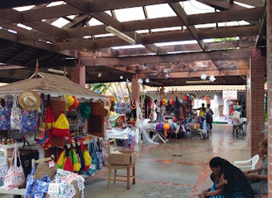 saint-lucia/soufriere-quarter/shop/duty-free-pointe-seraphine-shopping-complex