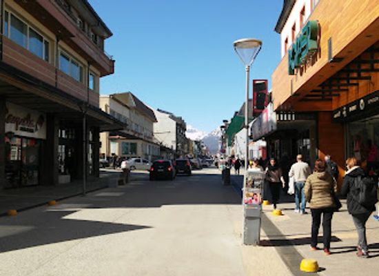 argentina/tierra-del-fuego/shop/yehuin-duty-free-shop-ushuaia