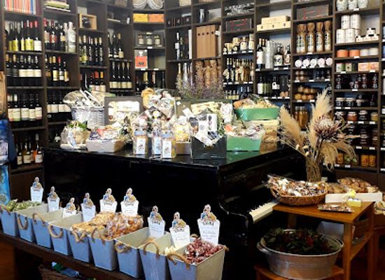 lithuania/kaunas/shop/sissi-delicatessen-shop