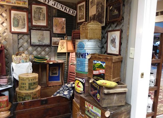 vermont/rutland/shop/the-curiosity-shop