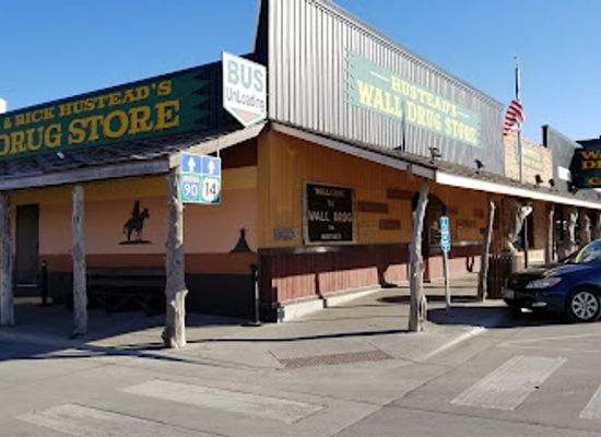 south-dakota/badlands-national-park/shop/wall-drug-store