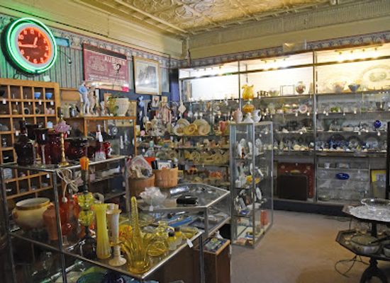 indiana/the-lakes-region/shop/a-wild-hare-antique-mall