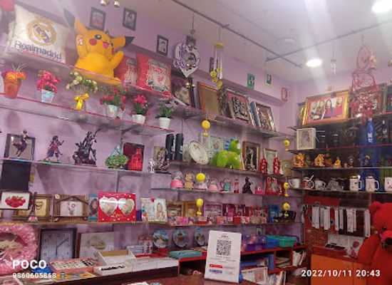 nepal/bhaktapur/shop/archies-gift-shop