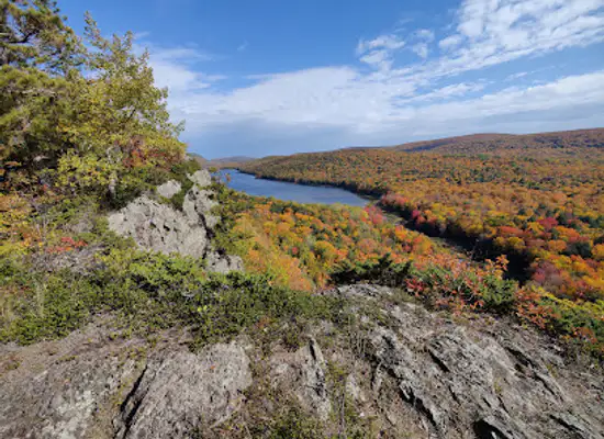 michigan/porcupine-mountains-wilderness-state-park/shop/lake-of-the-clouds-overlook
