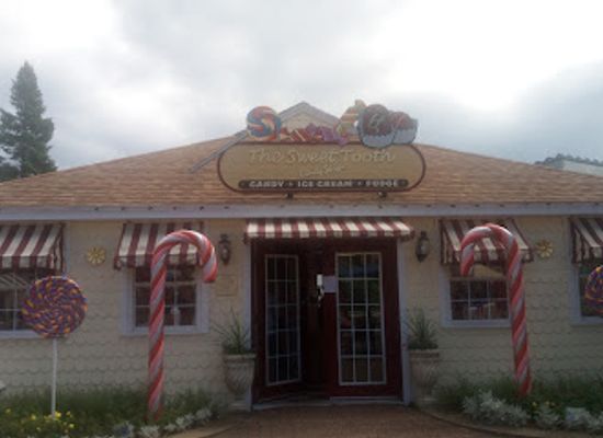maine/southern-maine-coast/shop/the-sweet-tooth-candy-shoppe
