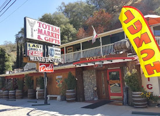 california/sequoia-national-park/shop/totem-market-gifts