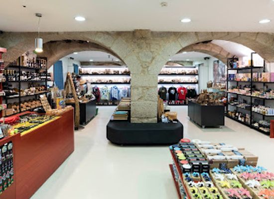 portugal/porto/shop/portosigns-shop-2