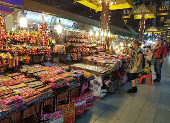 thailand/northern-thailand/shop/chiang-mai-night-bazaar