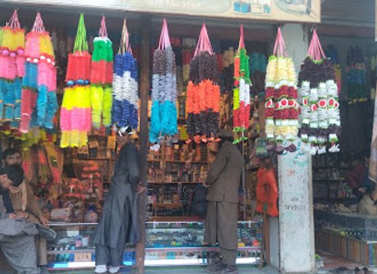 afghanistan/nuristan-province/shop/manas-gul-foroshi-oo-antik-foroshi