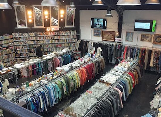 israel/judea/shop/ha-metzi-on-second-hand-stores