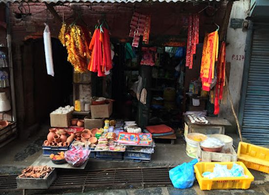 nepal/kathmandu/pashupatinath/shop/devi-puja-samagri-shop