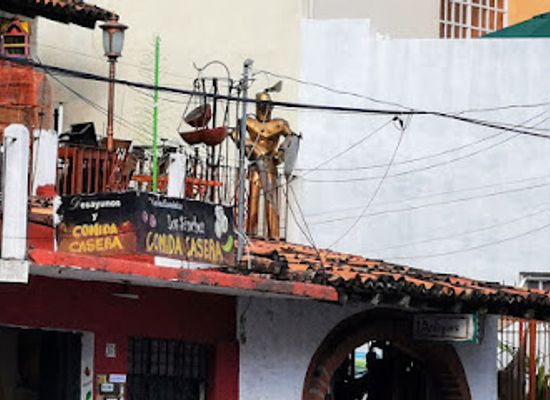 mexico/puerto-vallarta/zona-romantica/shop/antiques-store