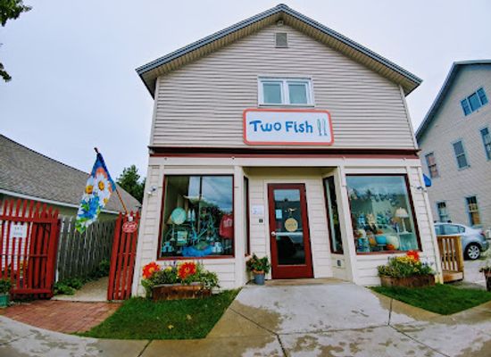 michigan/sleeping-bear-dunes-national-lakeshore/shop/two-fish-gallery