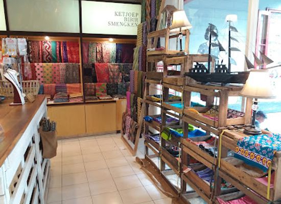 indonesia/north-sulawesi/shop/miens-souvenir