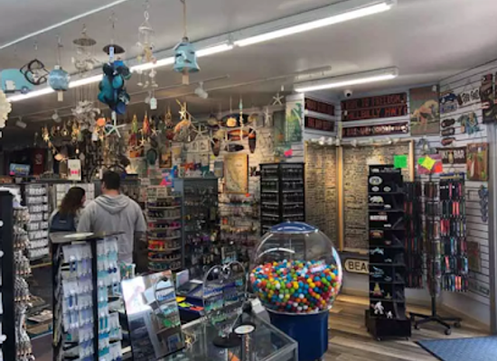 california/central-coast/shop/pier-gifts-on-the-1