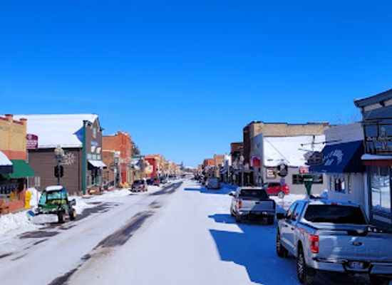 montana/beartooth-highway/shop/hometown-sisters-boutique