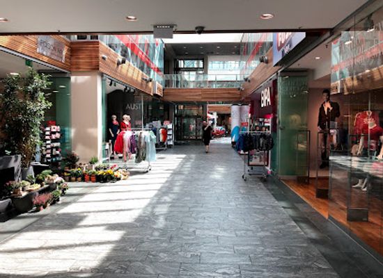 austria/linz/shop/aust-fashion-linz-atrium-city-center