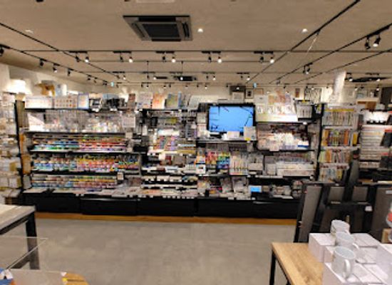 japan/osaka/shinsaibashi/shop/hands-shinsaibashi-store