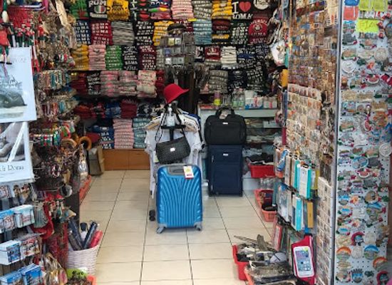 italy/rome/historic-centre/shop/amor-roma-gift-shop