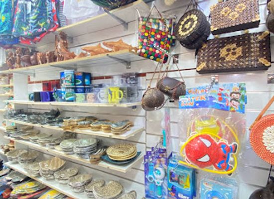 maldives/thinadhoo-island/shop/thinadhoo-big-bazar
