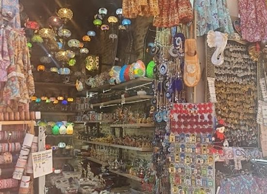 spain/granada/albaicin/shop/artesania-agadir
